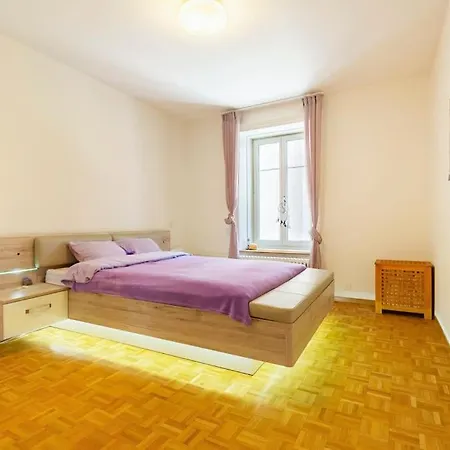 Enjoy And The Super * ציריך