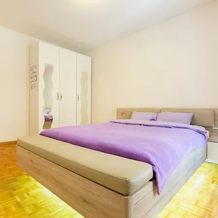 Enjoy And The Super Apartment *